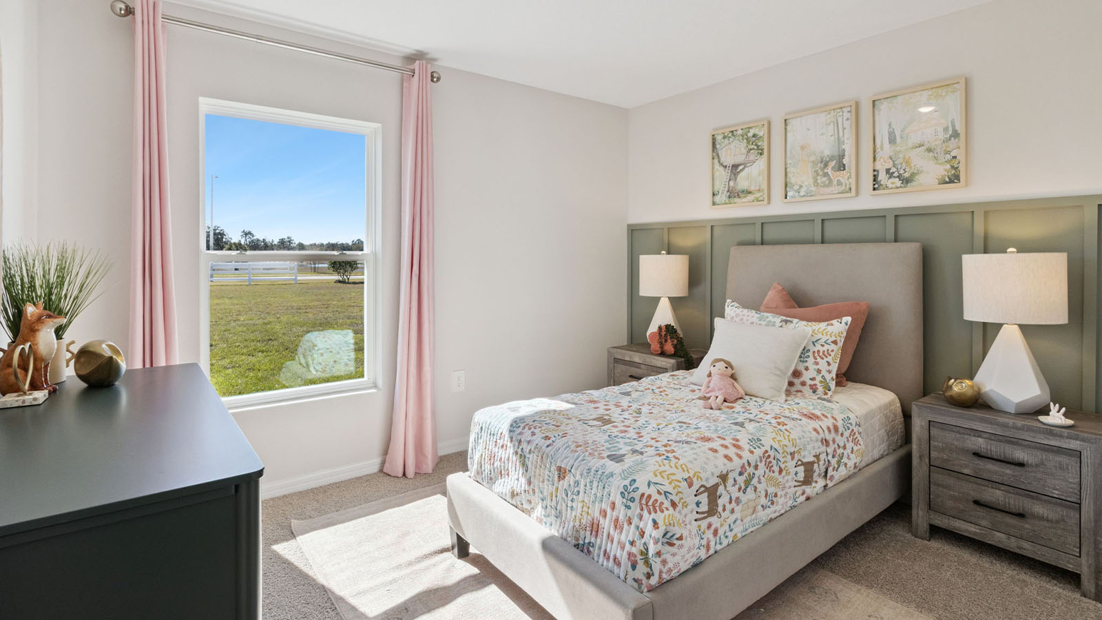 guest bedroom with carpet