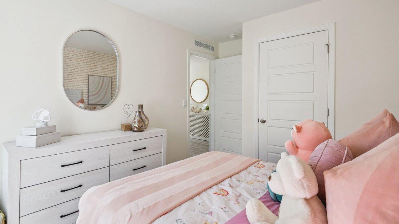 Kids room with dresser and closet
