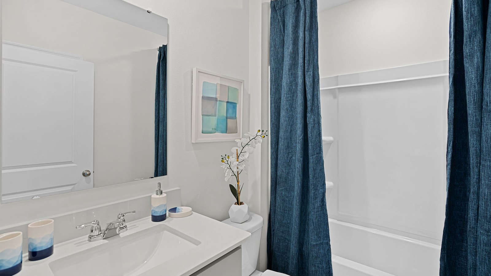 Guest bathroom with tub