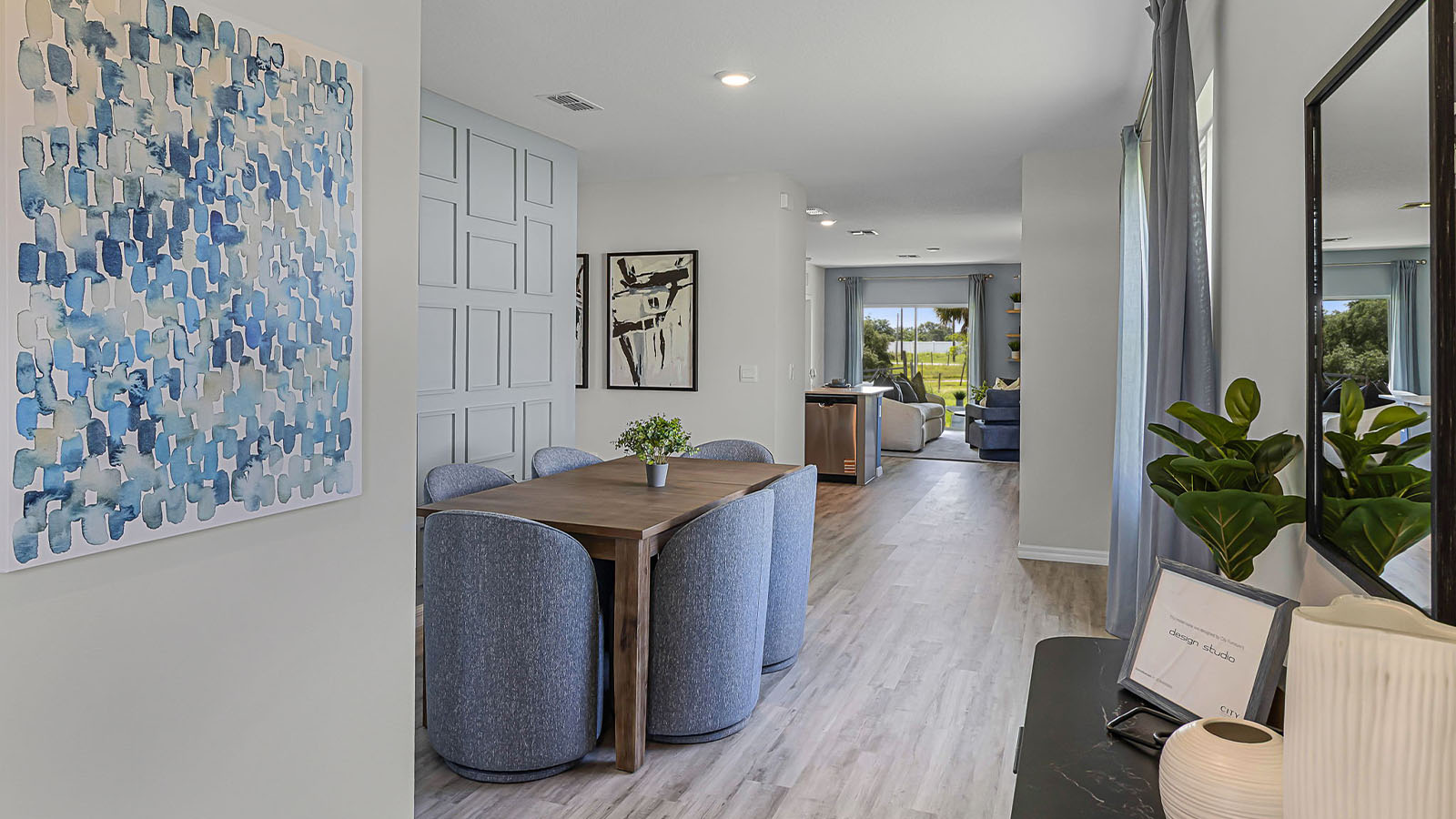 entry way leading into dining room