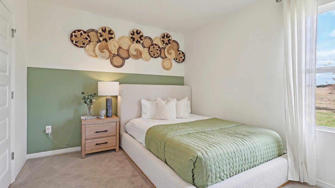 Guest bedroom with carpet