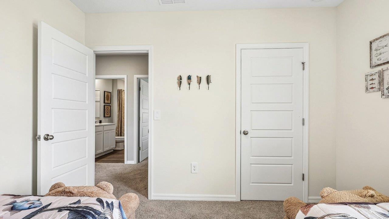 Kids bedroom with closet
