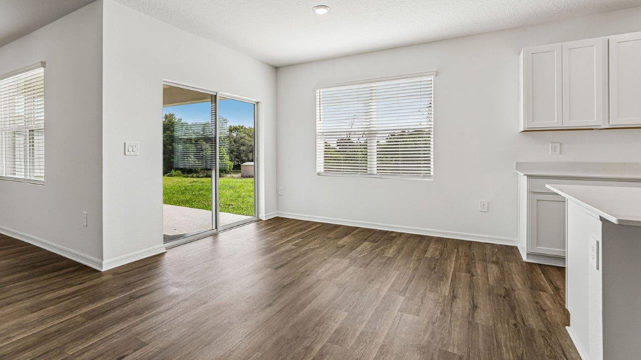 dining room leading to outdoor lani