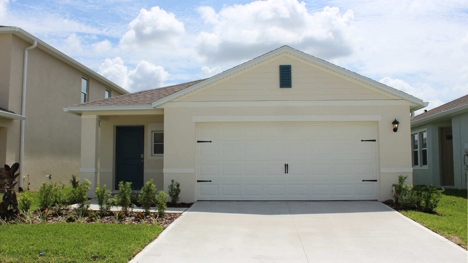 3372 Pine Lily Avenue exterior