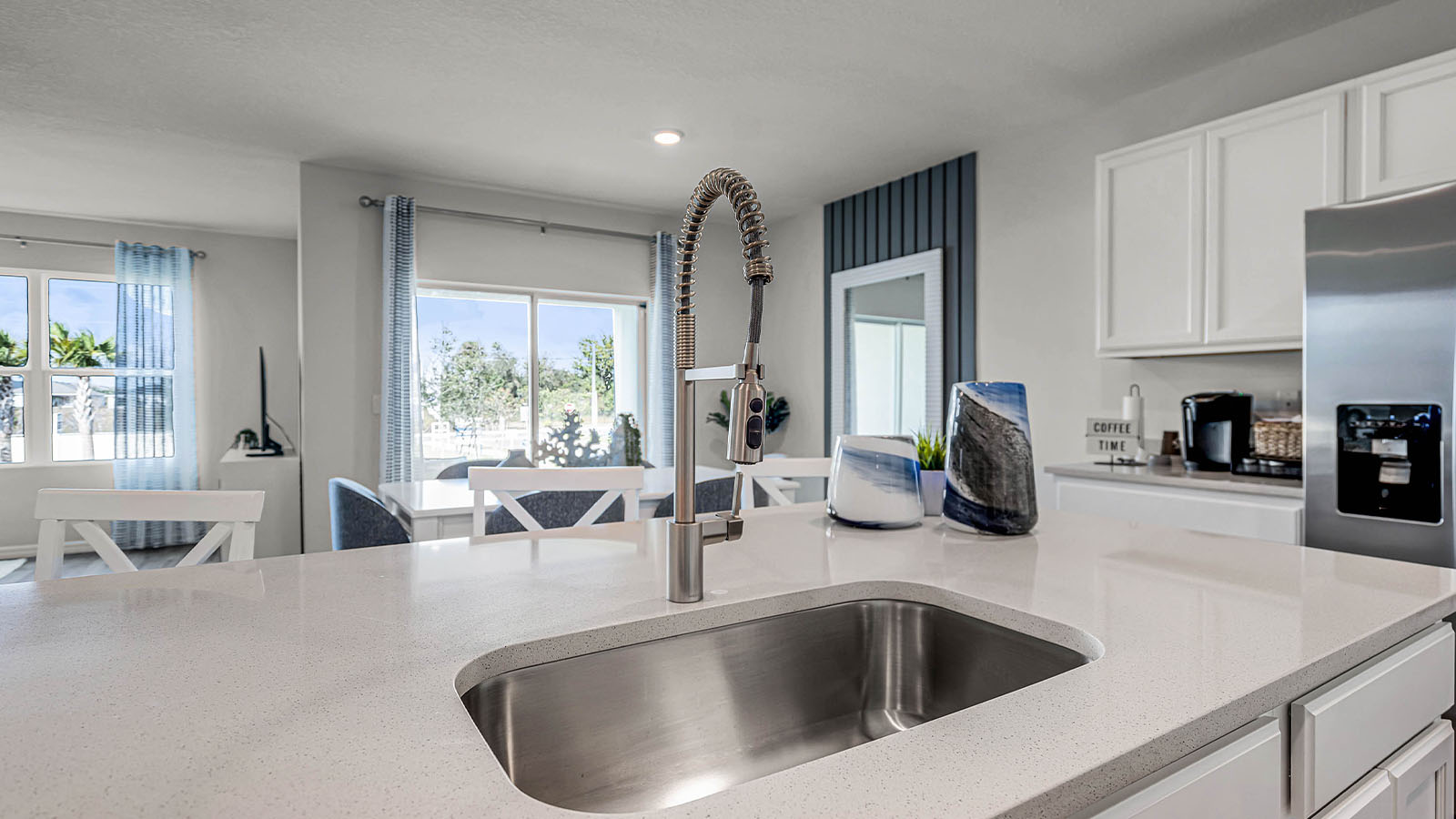 zoom in of kitchen counter