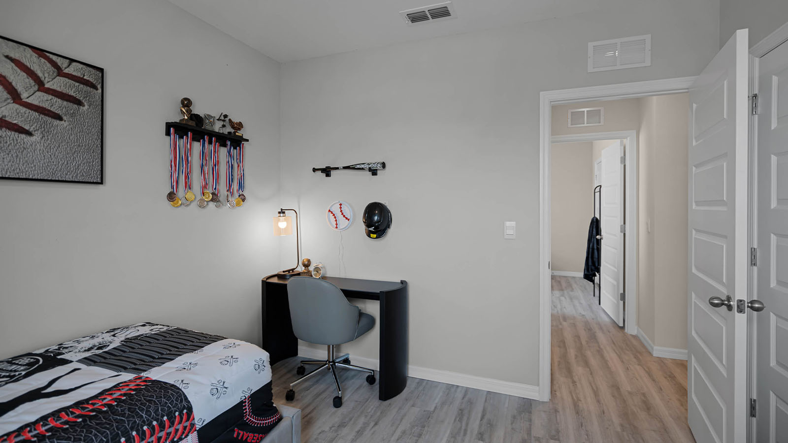 Guest bedroom