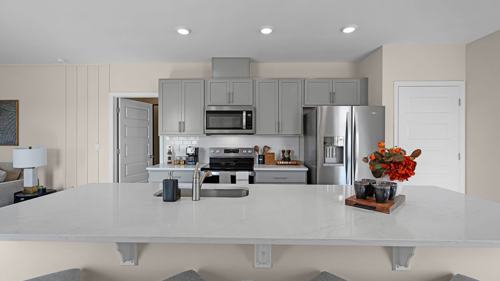 Kitchen with large island