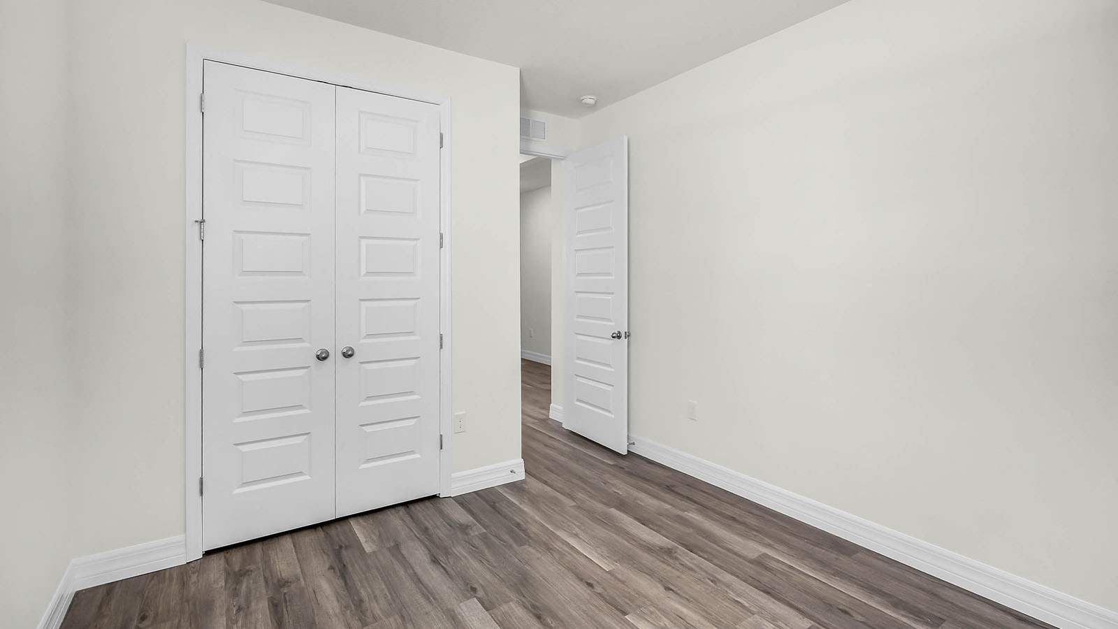 guest bedroom showing closet