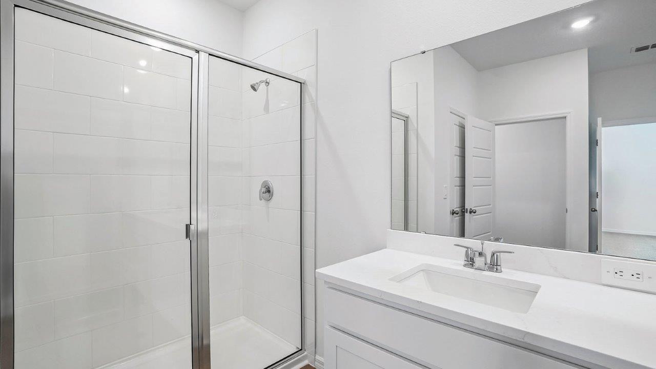 Walk in shower with door
