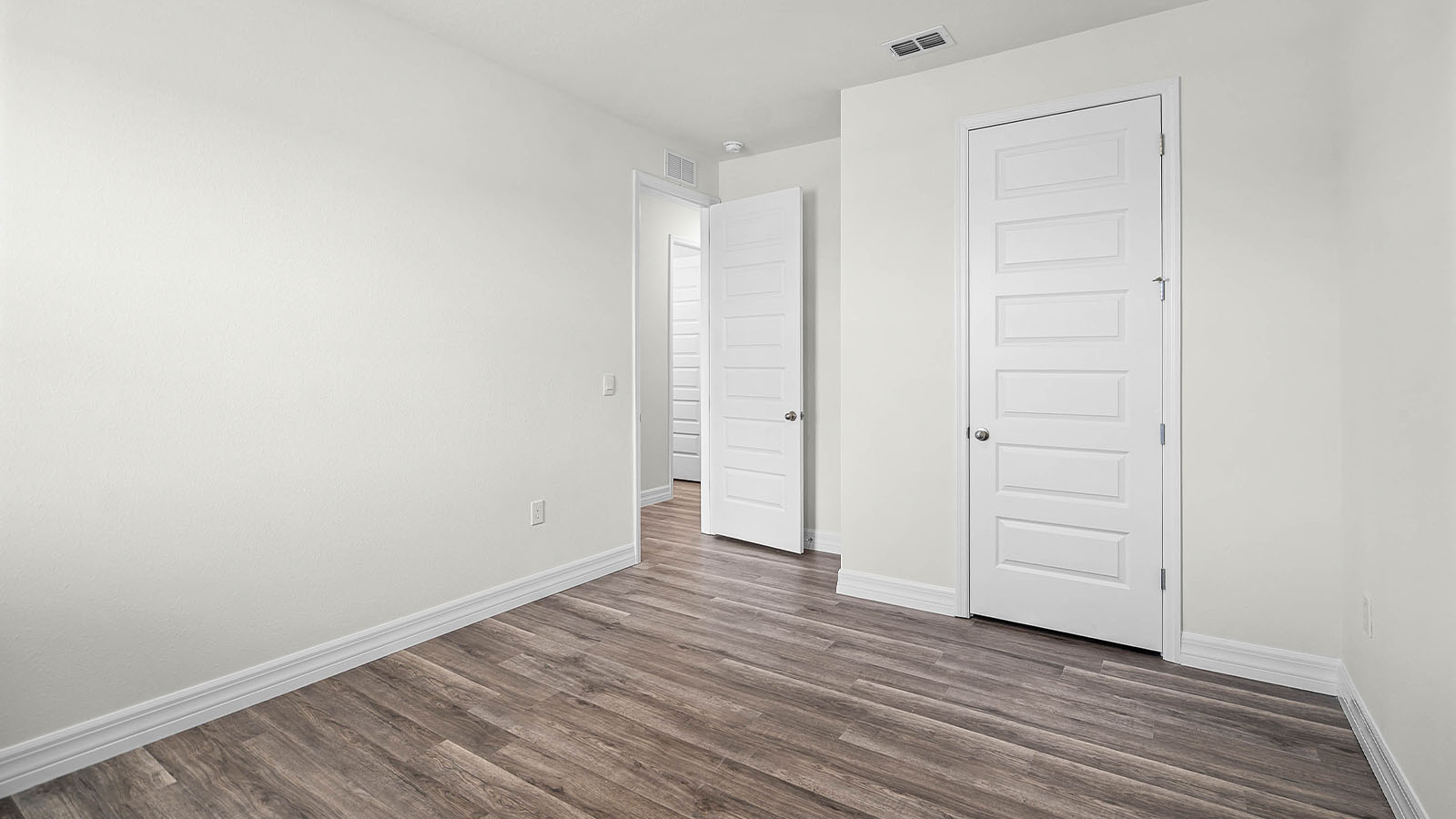 guest bedroom 3 showing closet