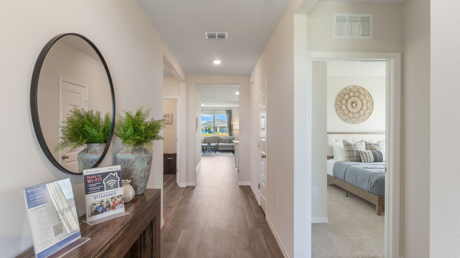 entry way leading to the kitchen and bedrooms