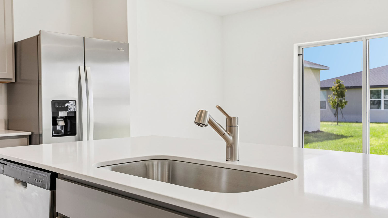 Kitchen island overlooking the dining area