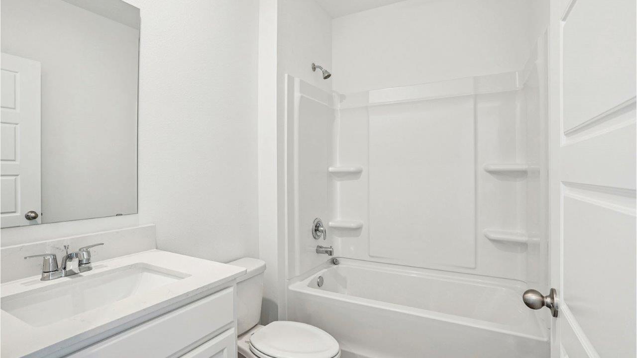 guest bathroom with shower/tub