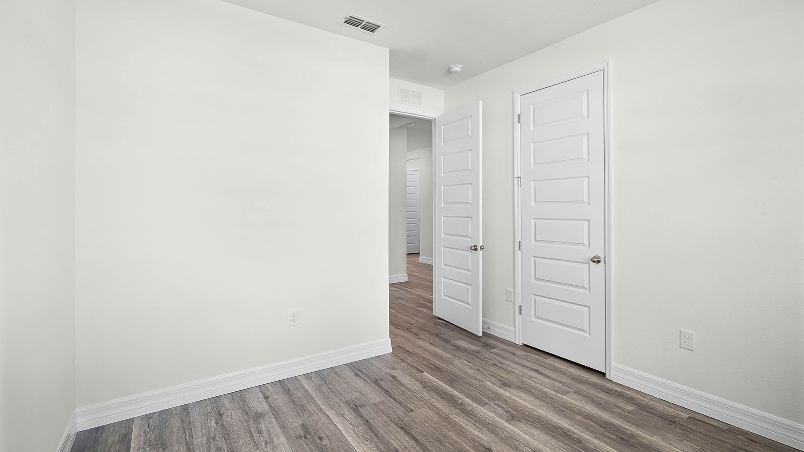 guest bedroom showing closet