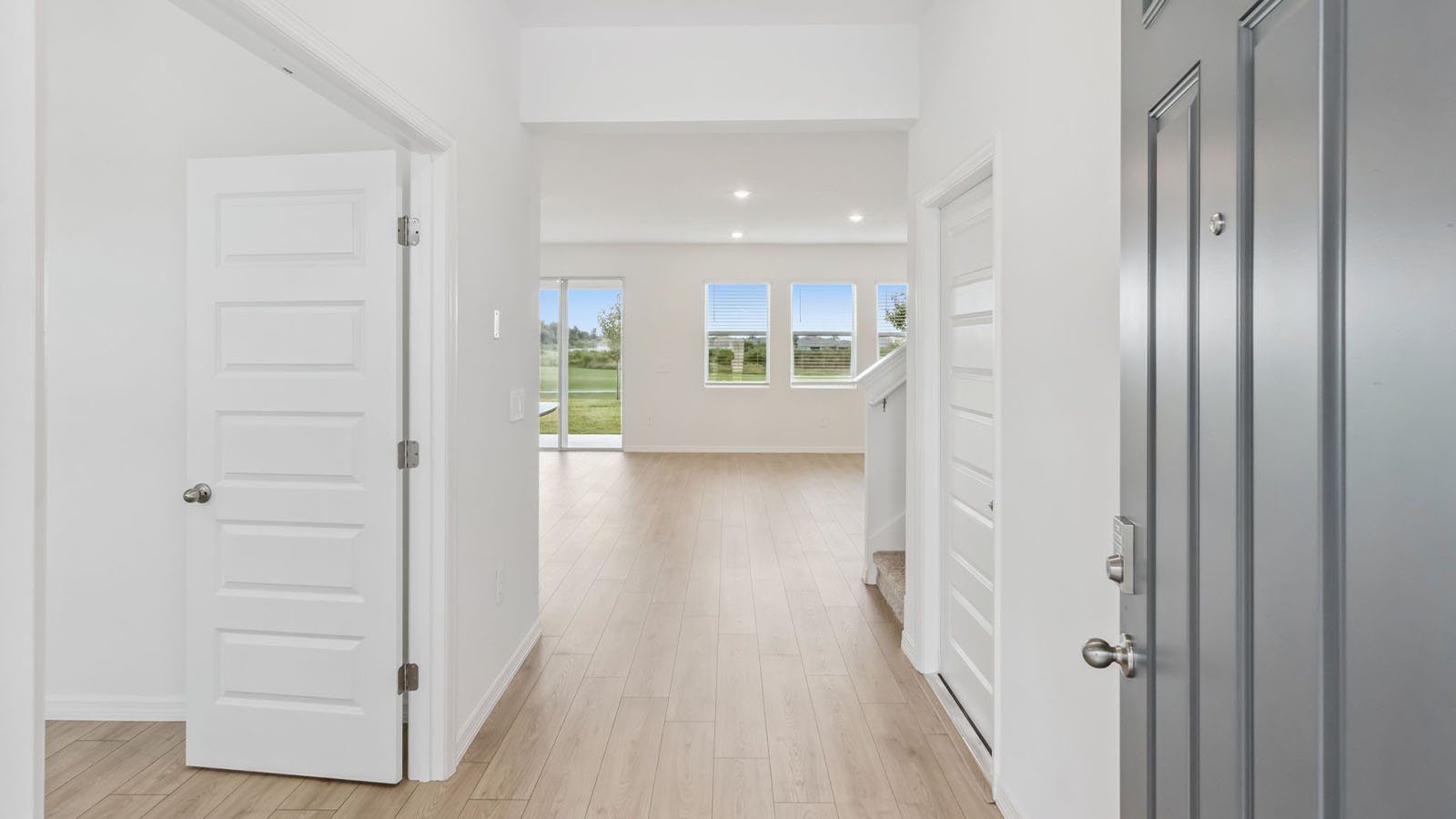 Entrance into Coral with view to living room
