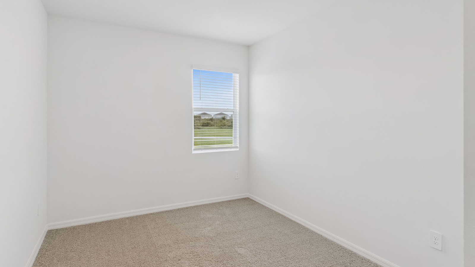 Bedroom 3 with carpet