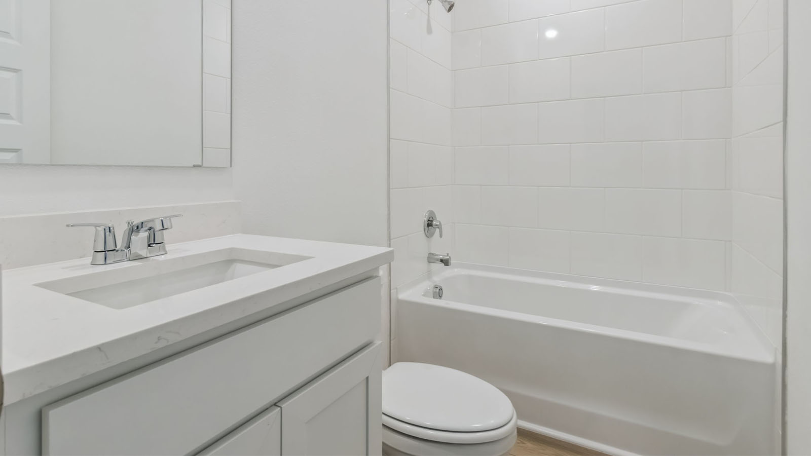 Downstairs bathroom with tub
