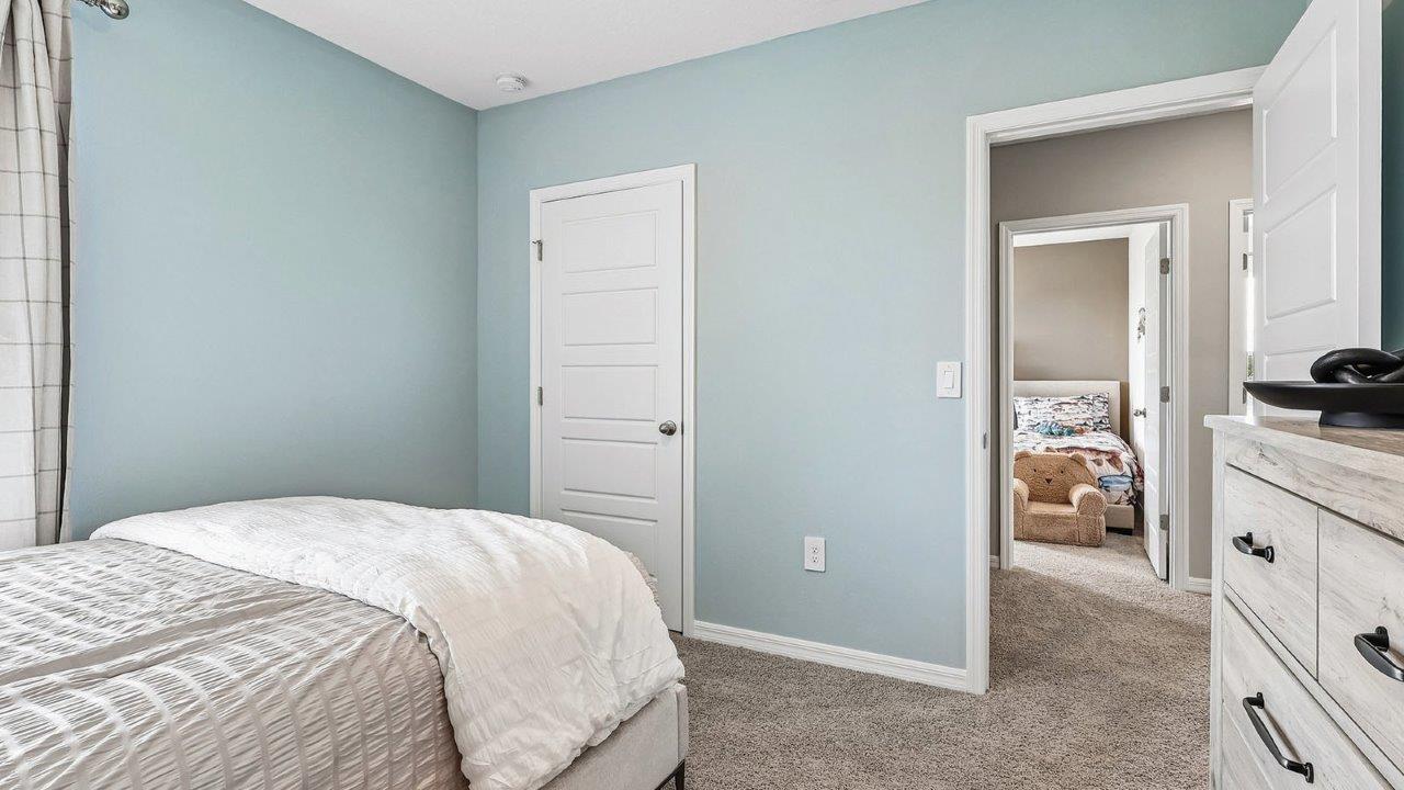 Guest bedroom with closet