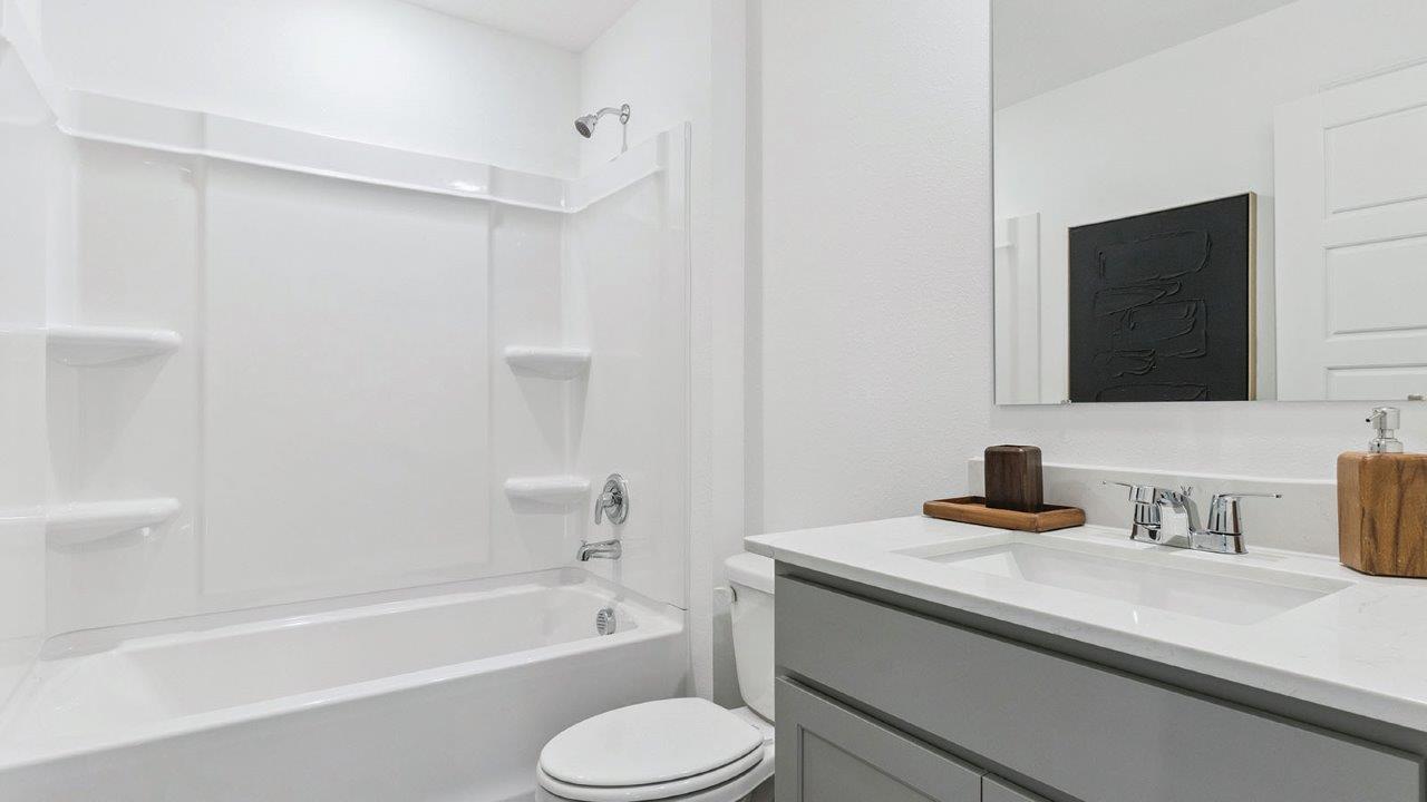 Guest Bathroom with shower tub
