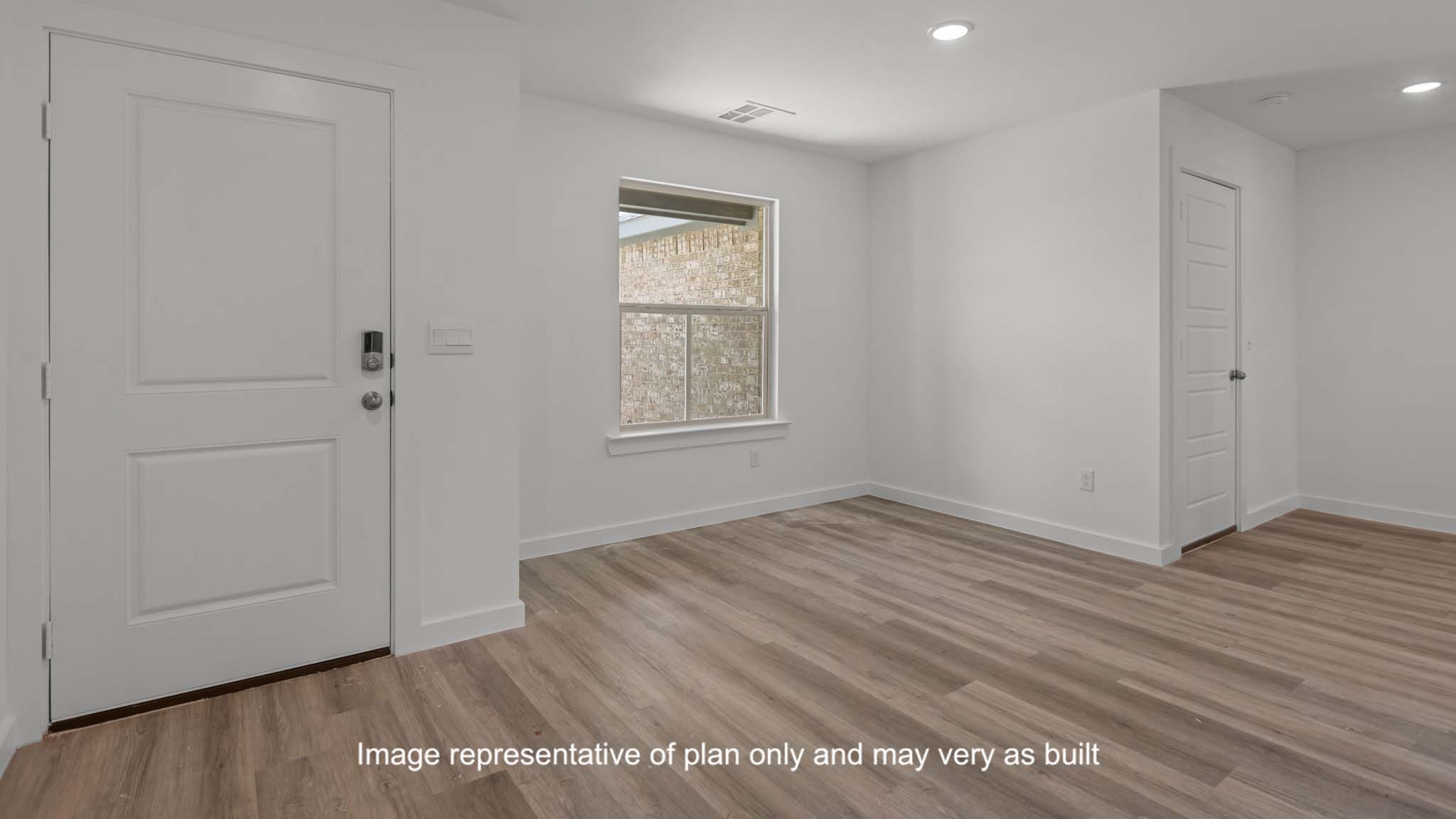 Spacious front foyer and entryway space