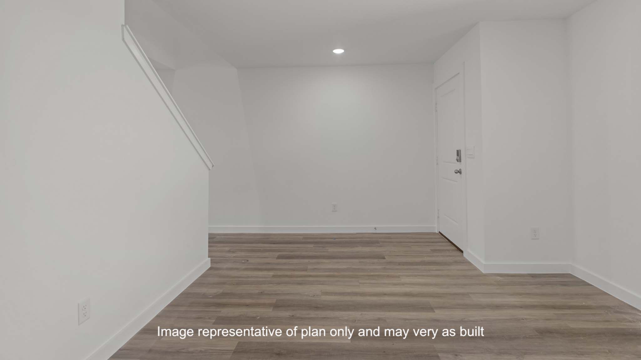 Spacious front foyer and entryway space