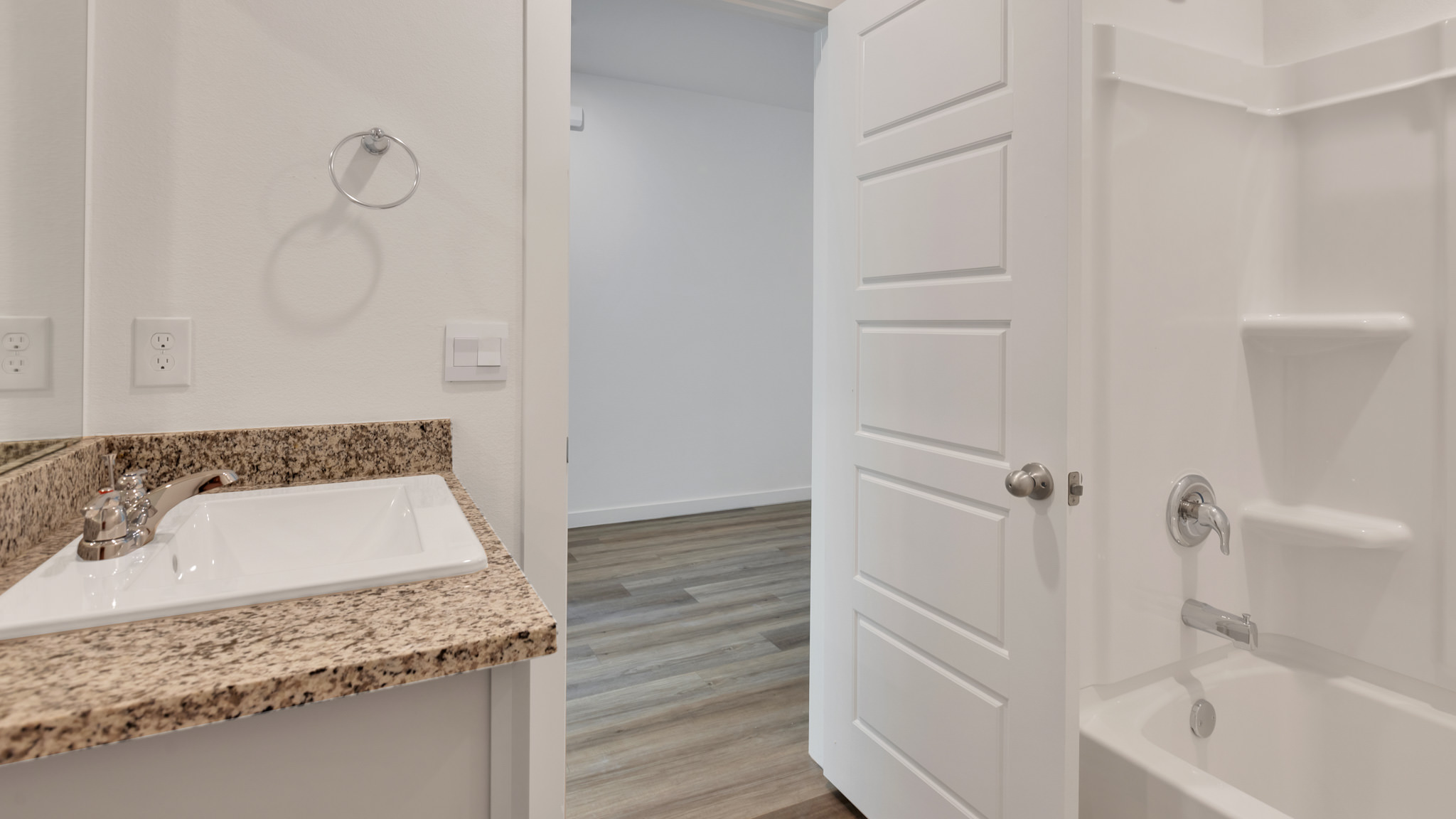 Guest bathroom located between bedroom 1 and 2