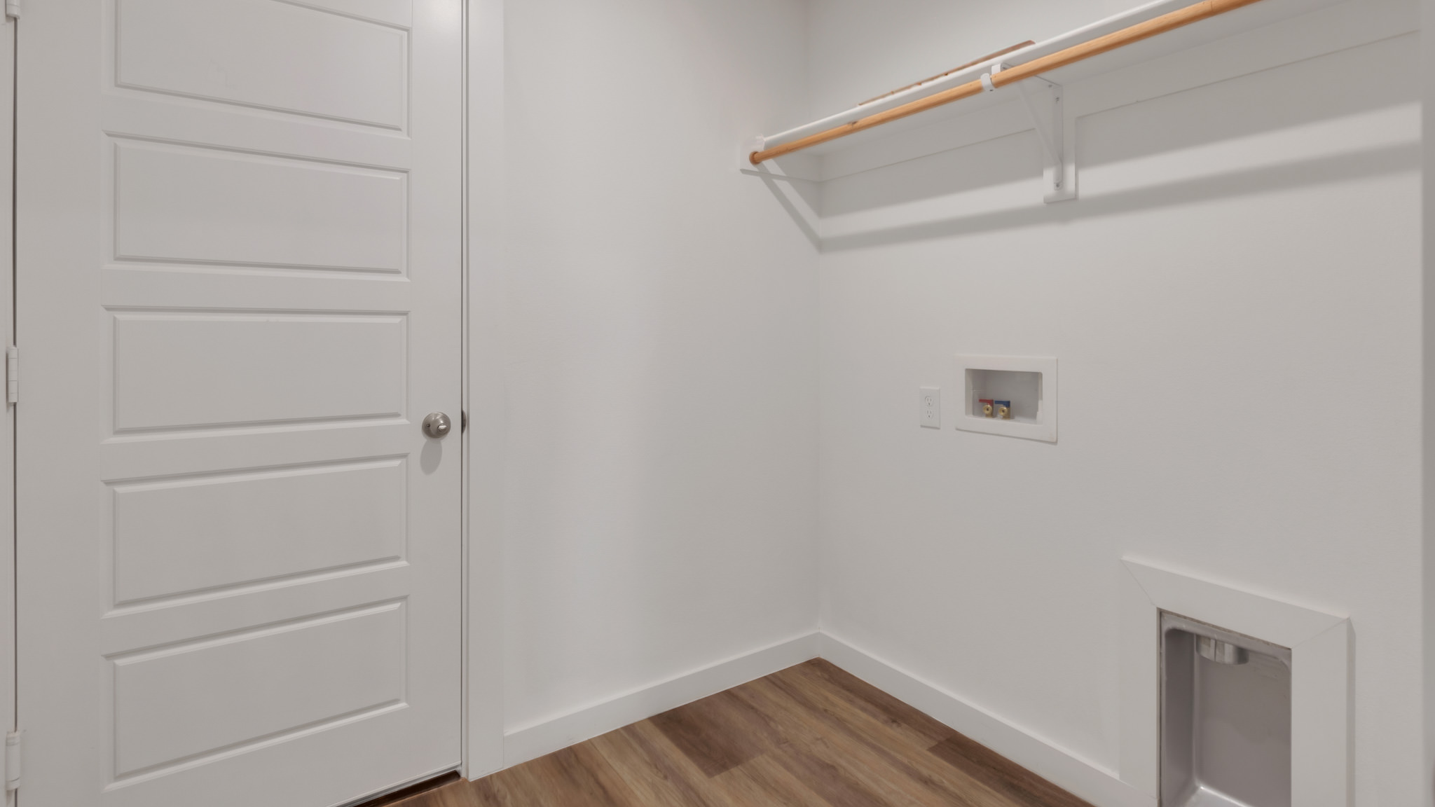 Laundry utility room with extra storage space