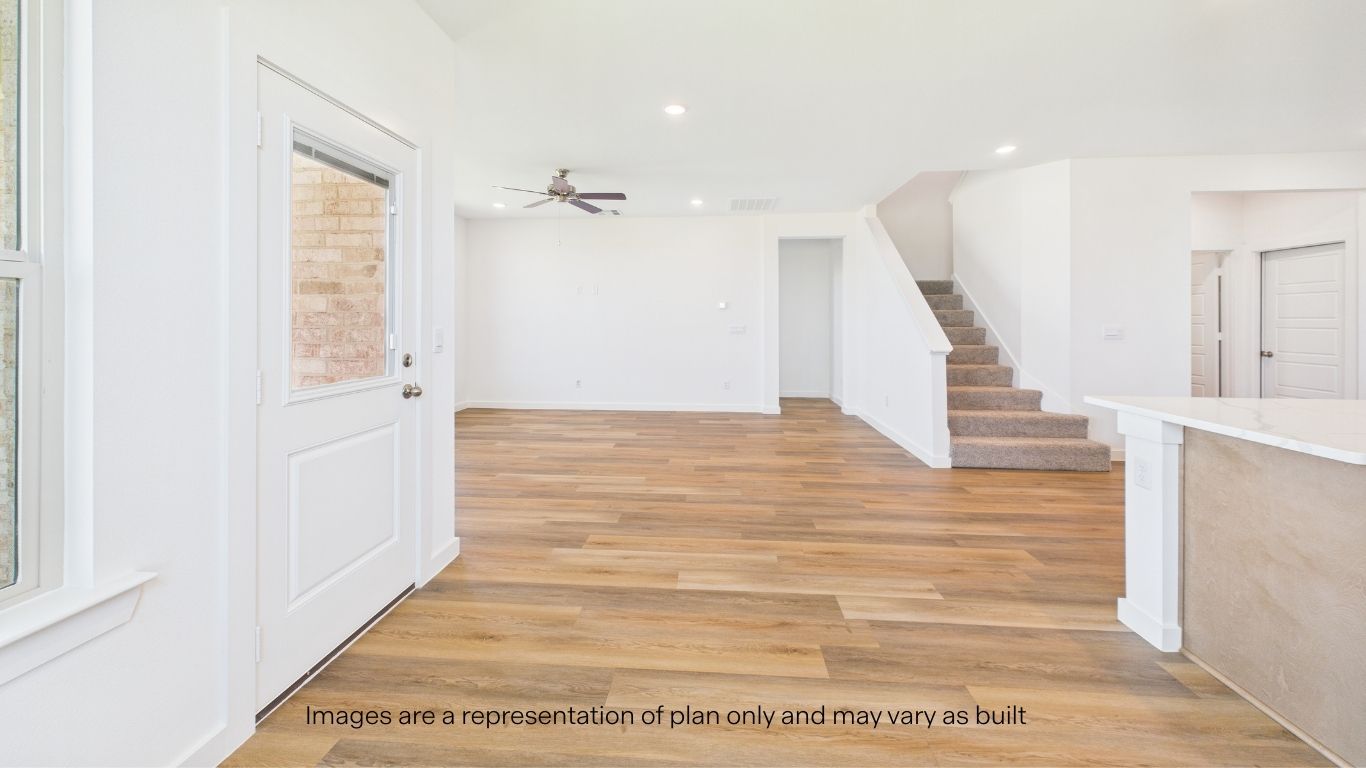 Open dining room space adjacent to kitchen