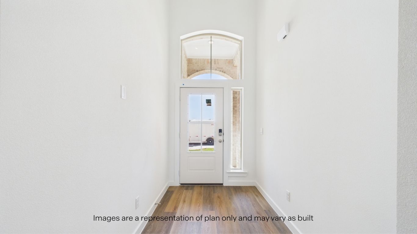 Spacious front foyer and entryway space