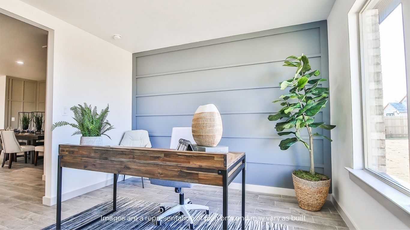 Spacious study room or extra dining room with ample light