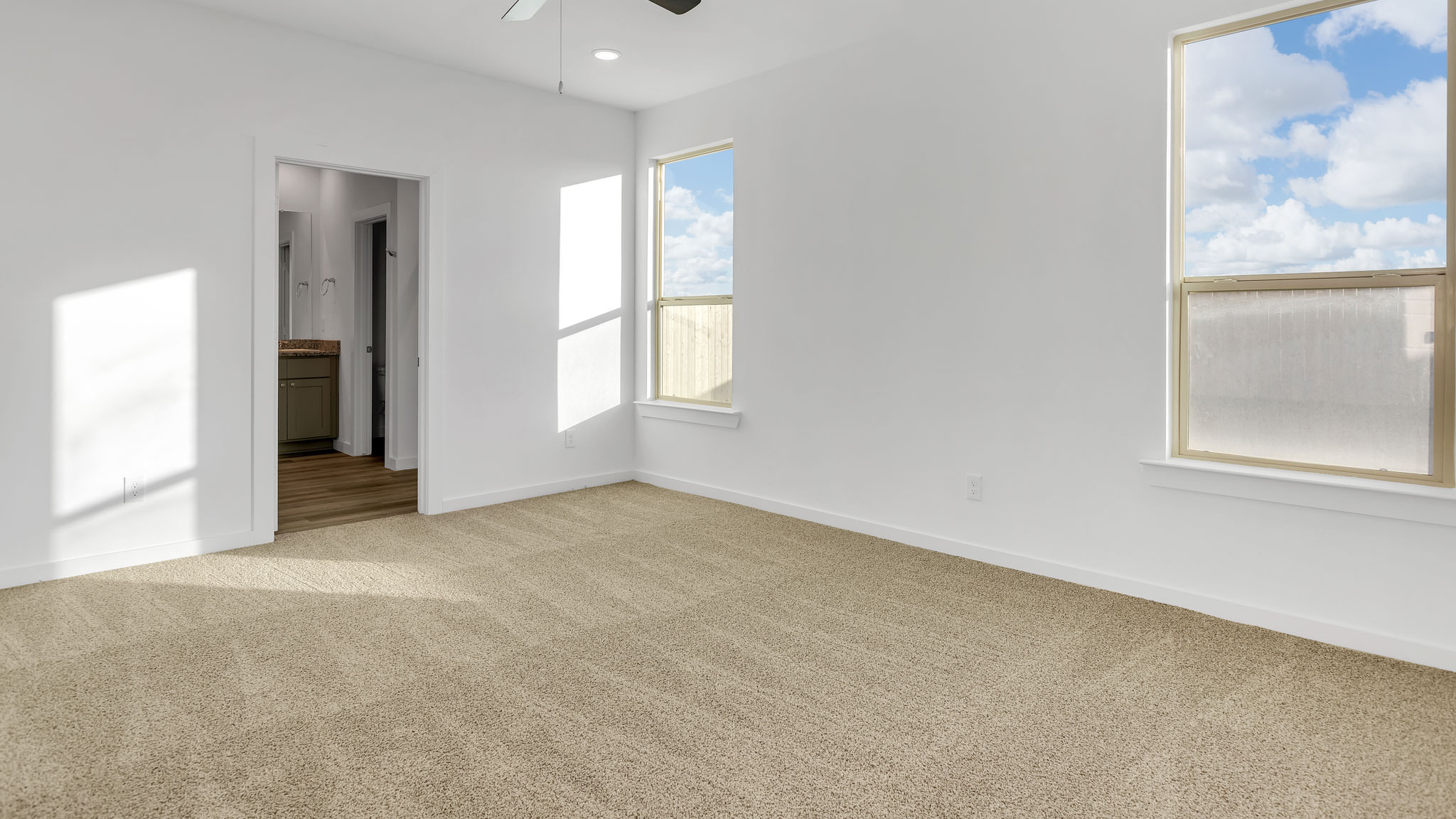 Primary room with ample light allowing double windows