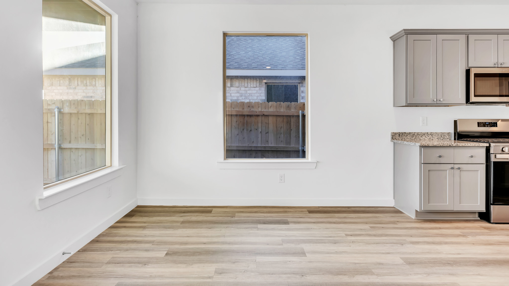 Dinning area adjacent to kitchen