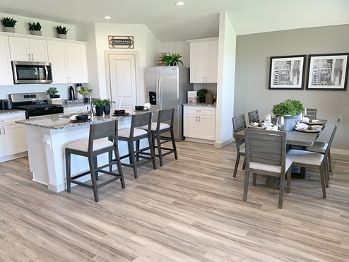 Open kitchen to dining area