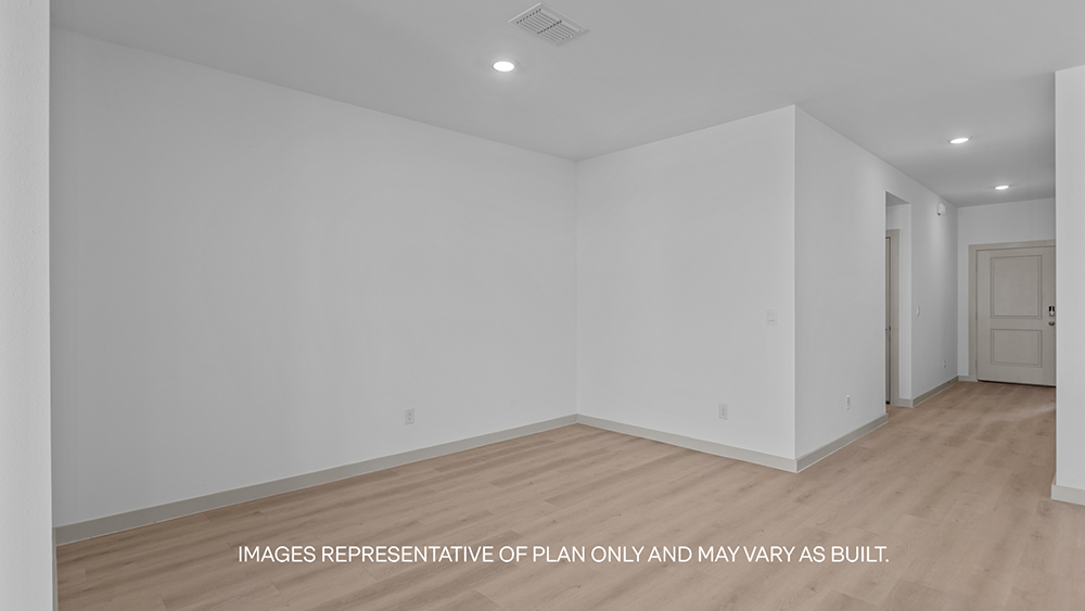 Cozy dining nook space next to kitchen