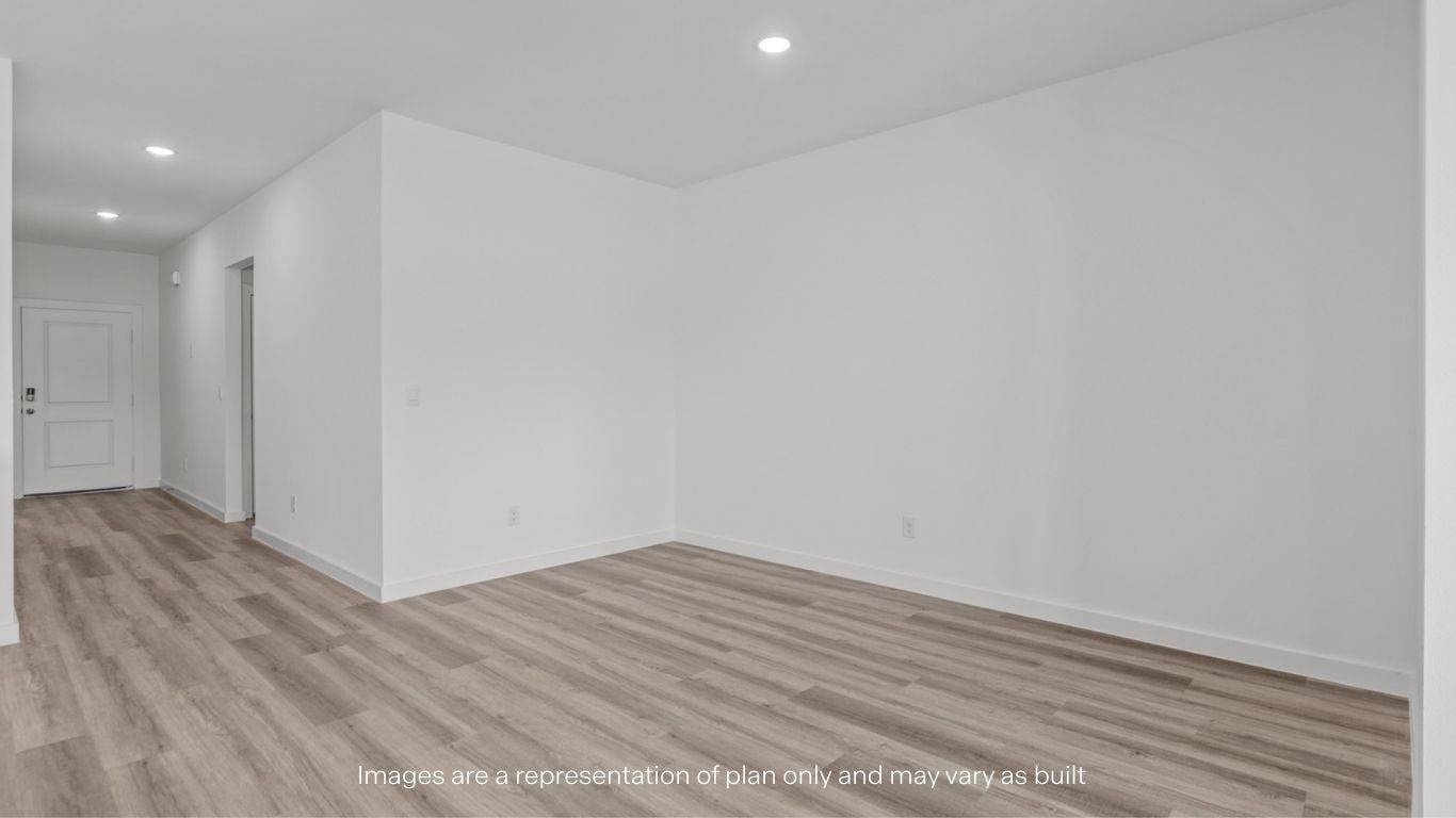 Open dining room space adjacent to kitchen
