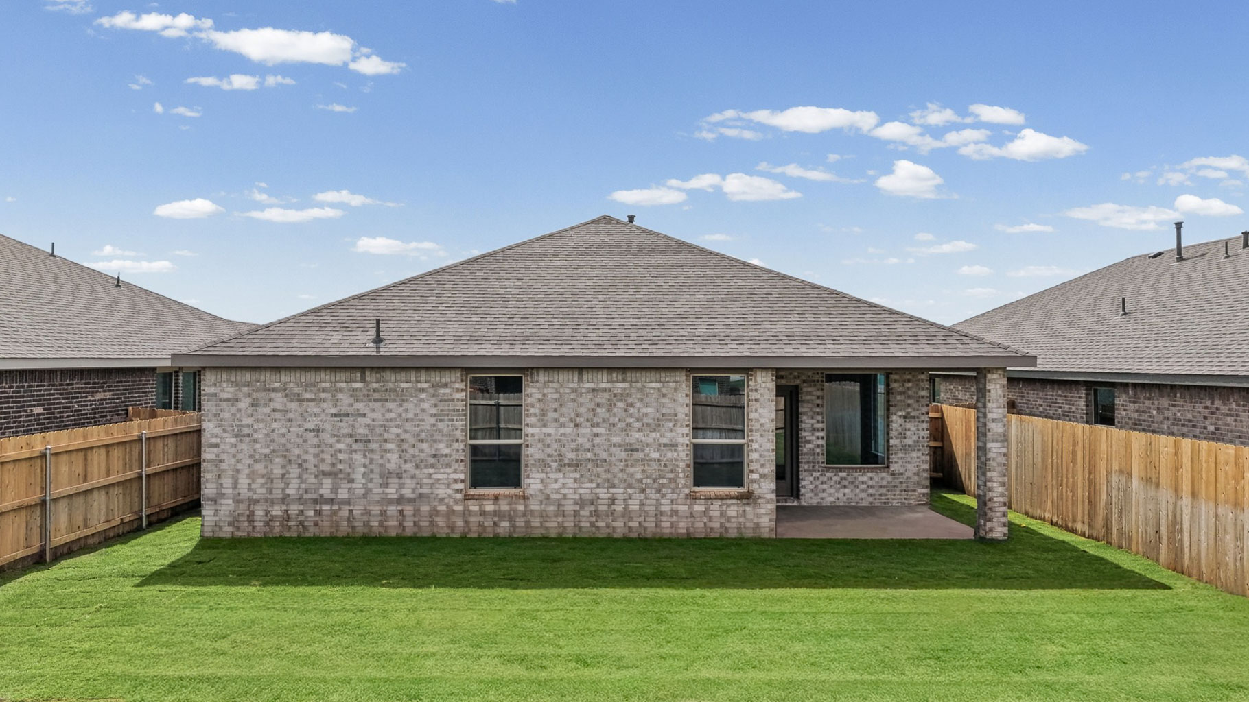 spacious fenced yard in west texas