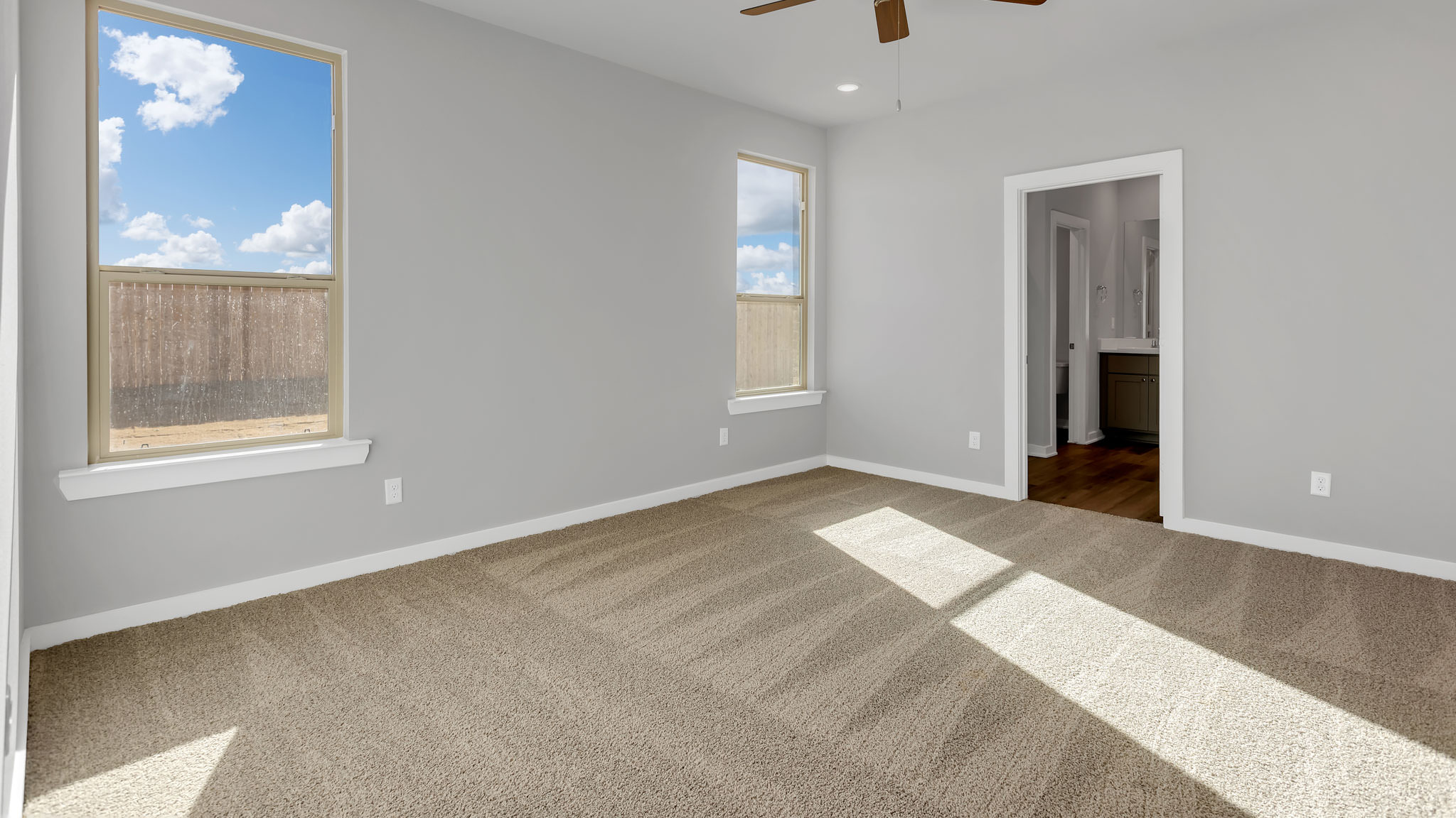 Primary room with ample light allowing double windows