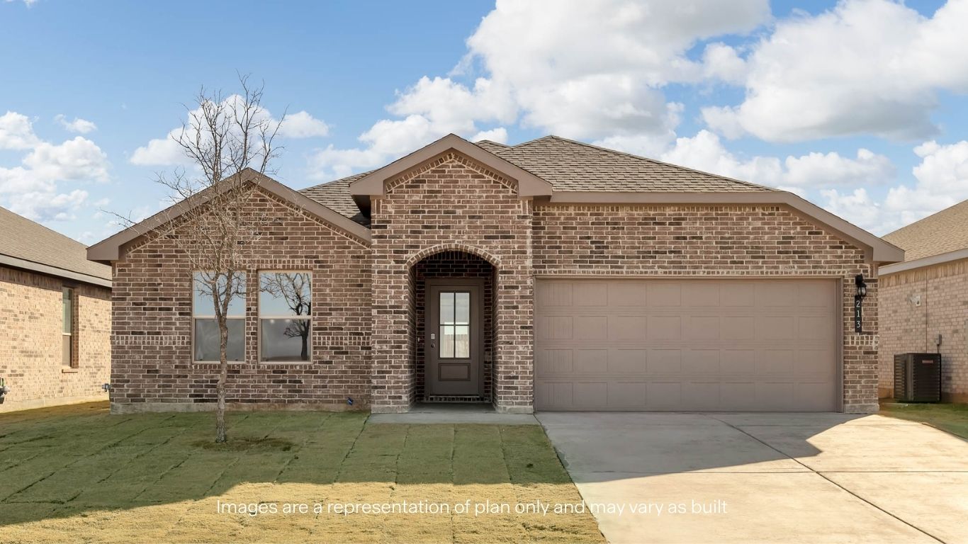 Single story brick hom ein wolfforth texas