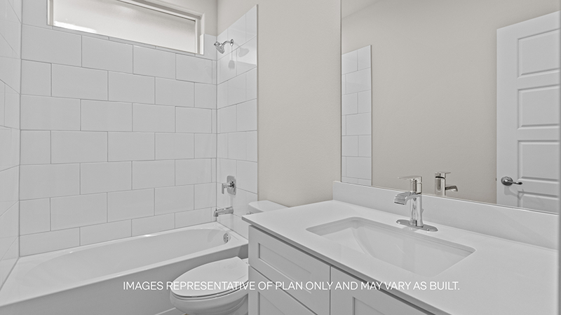 Guest bathroom located between guest bedrooms