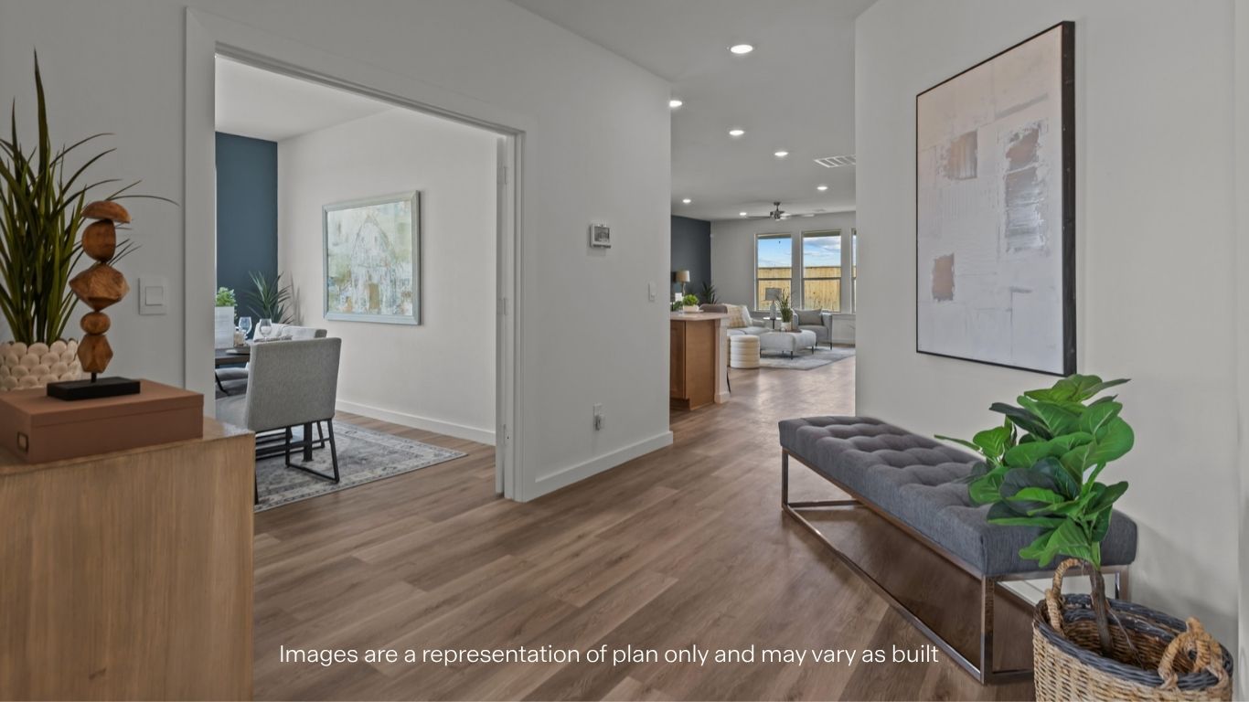 Spacious front foyer and entryway space