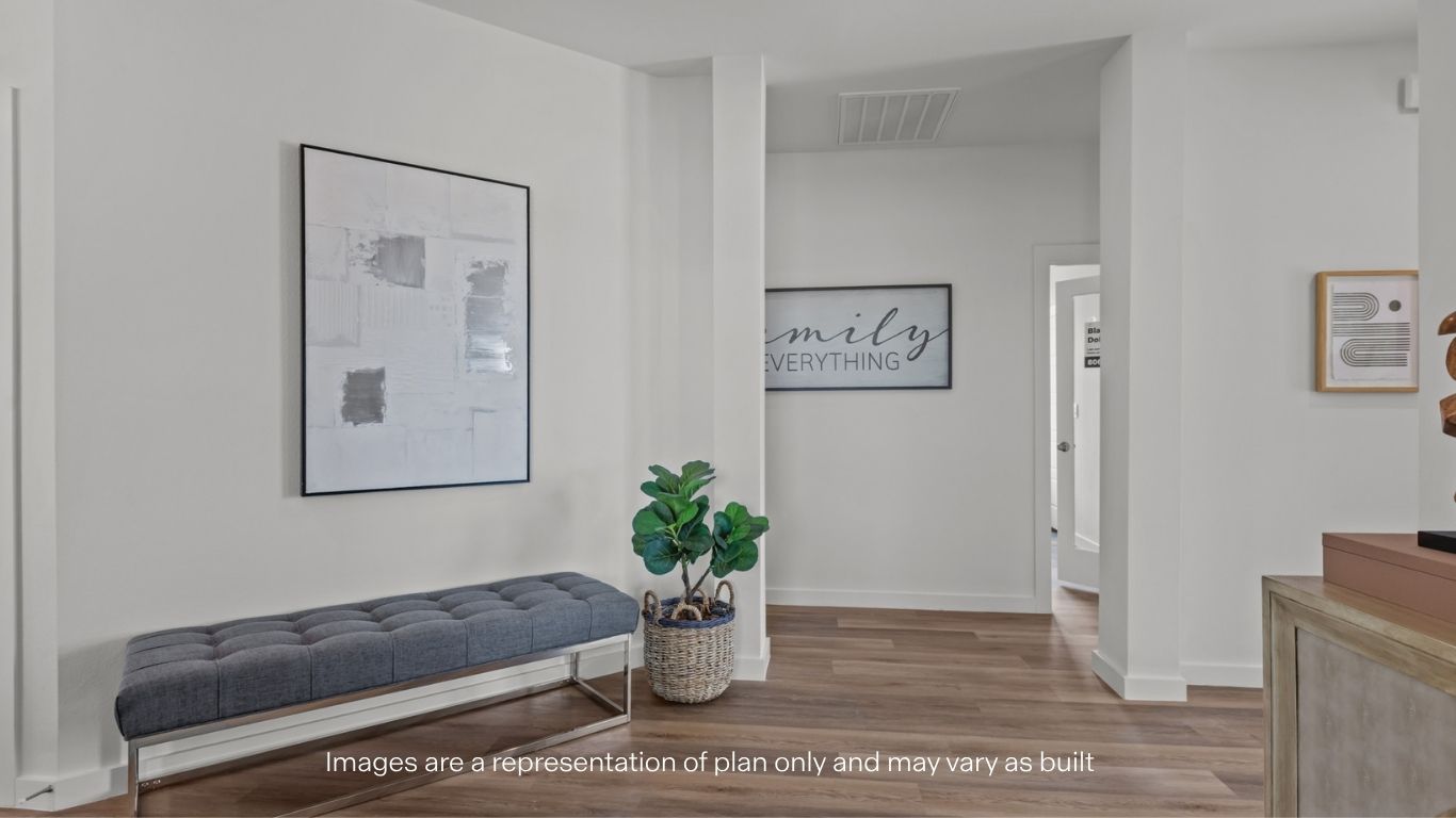 Spacious front foyer and entryway space