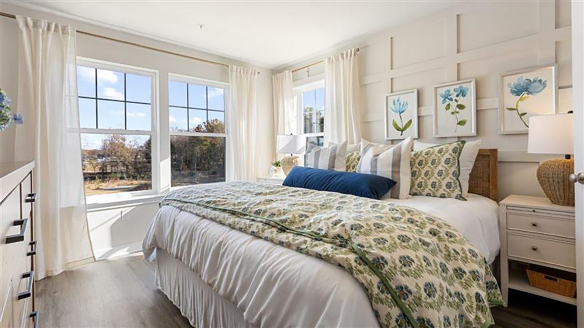 primary bedroom with spacious layout and full bathroom