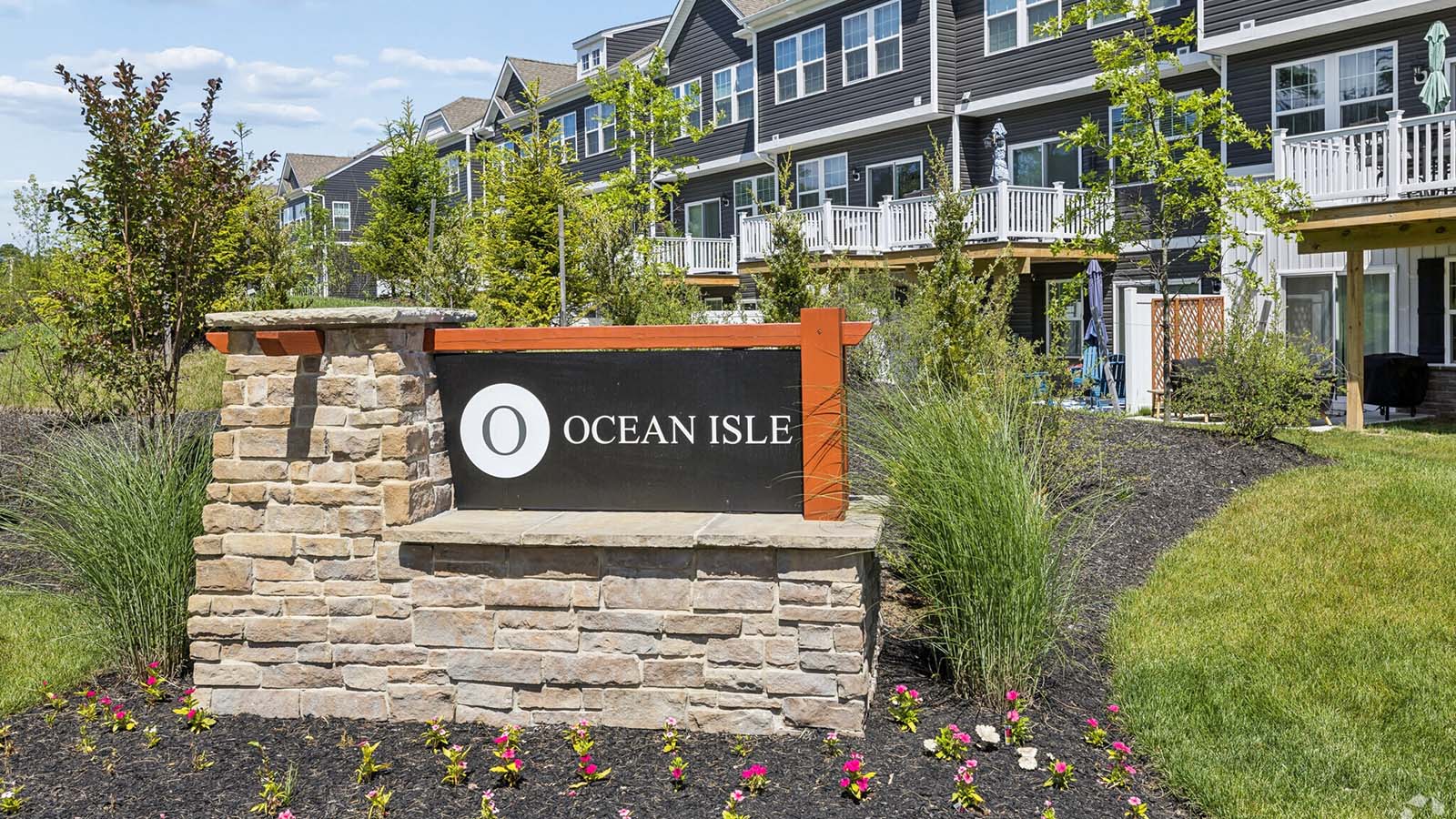 ocean isle community monument