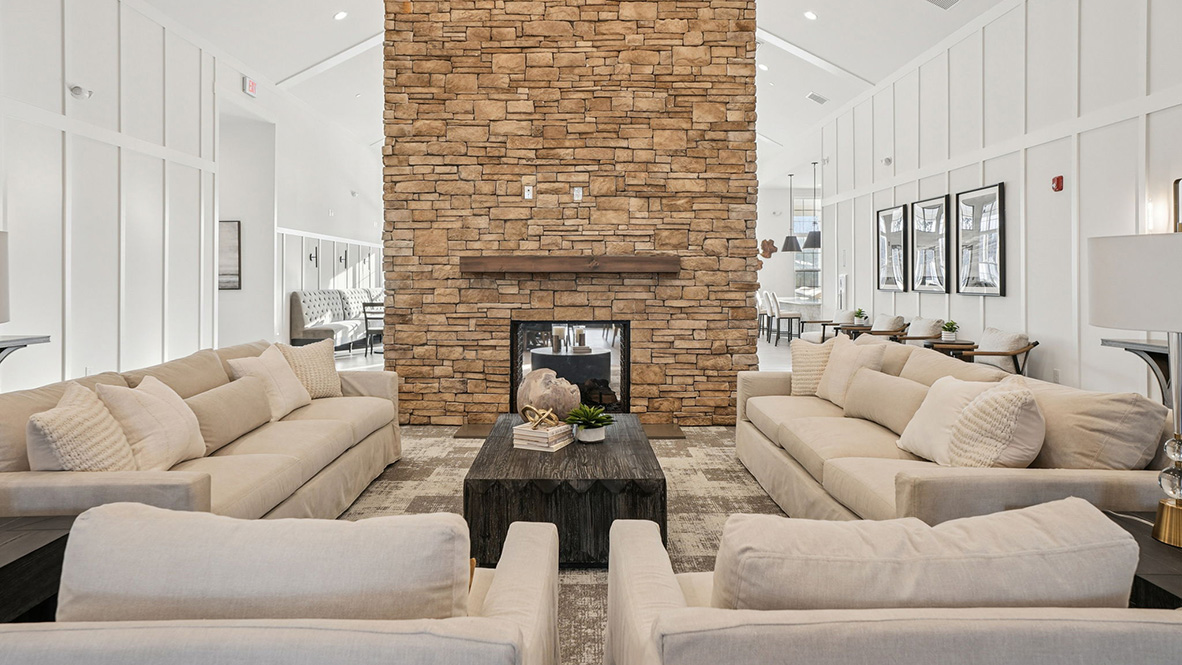 Tides and Winds Clubhouse lounge