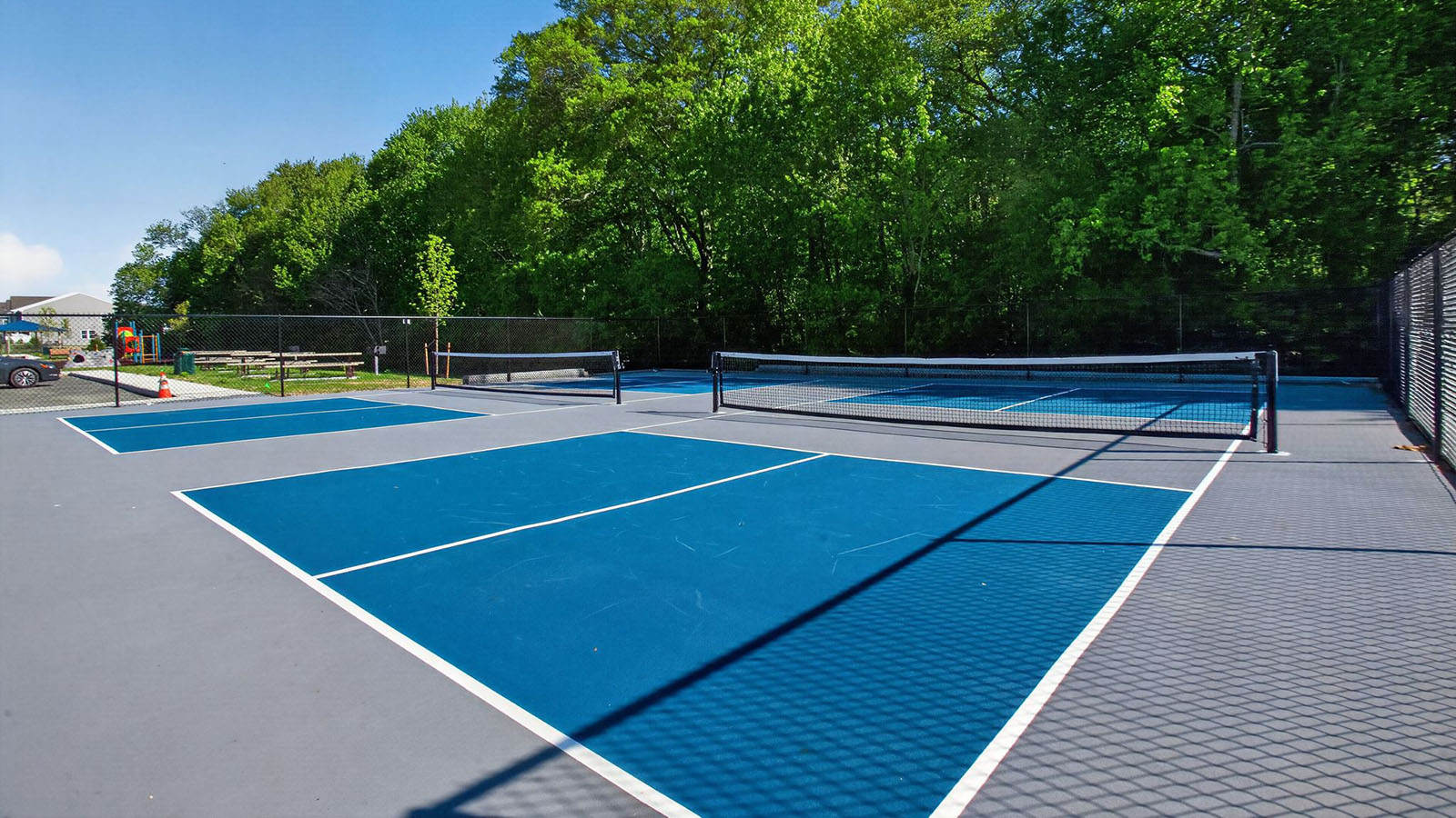pickleball courts at coastal crossing