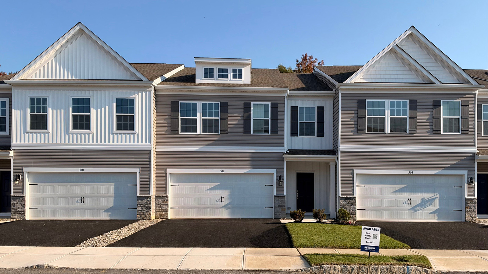 302 Scotty Blvd exterior