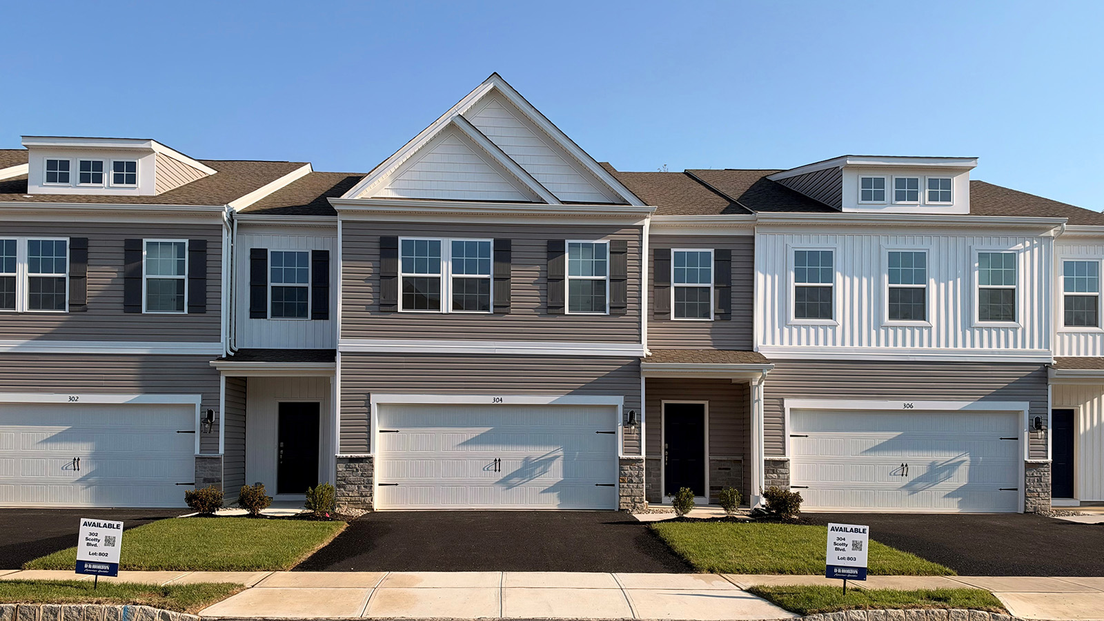 304 Scotty Blvd exterior