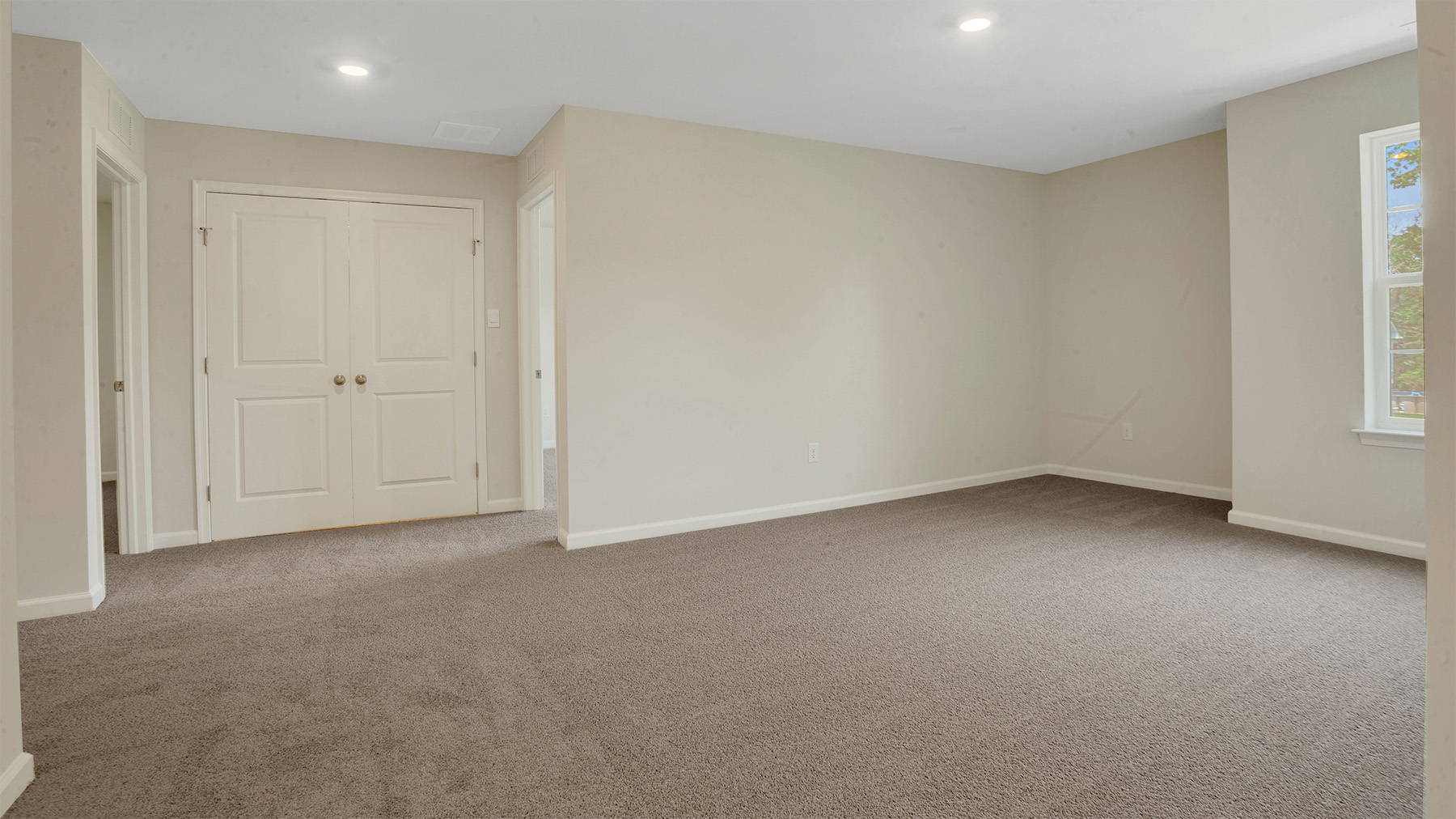 upstairs loft or flex room