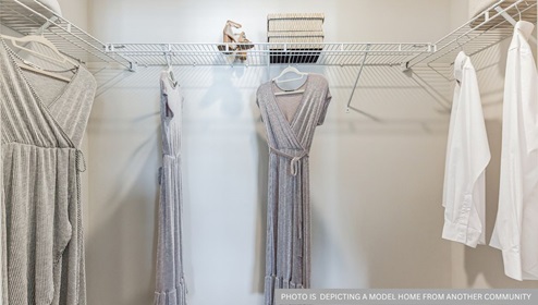 en suite walk in closet