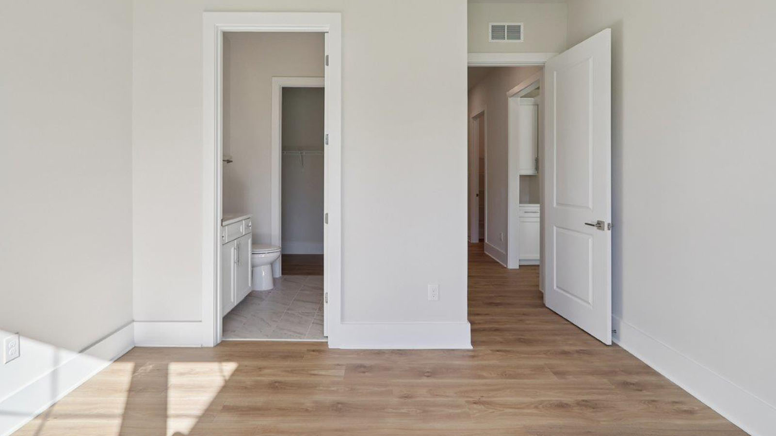 bedroom with jack and jill bath